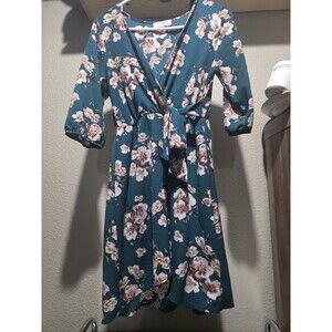 Dream Of Me Green Floral Wrap Dress Above Knee Women's Size Medium 3/4 Sleeve